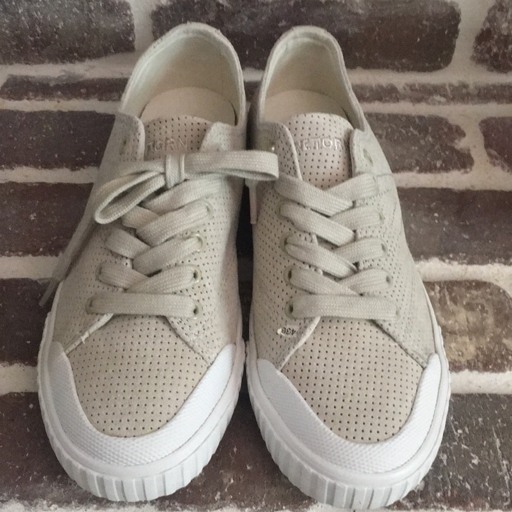 Never Worn Tretorn's!